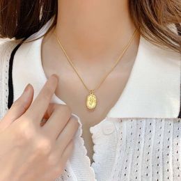 Collar chapado en oro de acero titanio irregular de la flor del tulipán del nuevo diseño para las mujeres