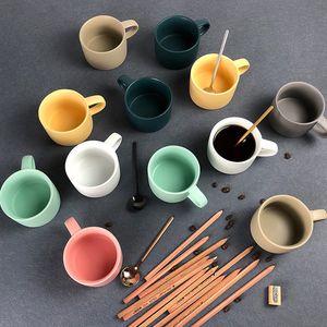 Tasses de couleur en gros tasses à café mates givrées multicolores simples nordiques en céramique à vendre