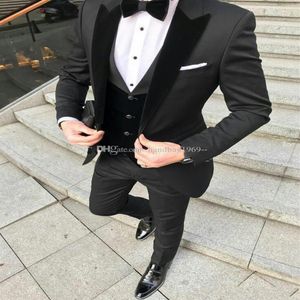 Nieuwe Ontwerp Een Knop Zwarte Bruidegom Tuxedos Piek Fluwelen Revers Bruidsjonkers Mens Suits Bruiloft Prom Diner Blazer Jasje broek Vest Tie256d