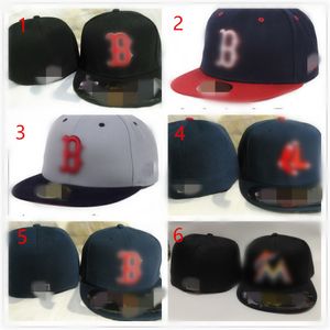 Nieuw design een stuk nieuw aangekomen zomer Reds brief honkbal snapback caps mannen vrouwen casual outdoor sport gemonteerde hoed f4