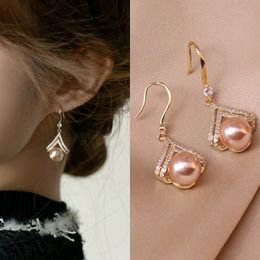 Nieuw ontwerp Pearl onregelmatige pin bengelen oorbel voor vrouw mode Koreaanse sieraden luxe sexy meisje's feest slijtage oorbellen