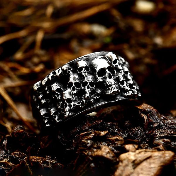 Nouveau design Punk vintage Black Skull Ring For Men Boys Fashion 14k Gold Skull Ring Biker Motorcycle Jewelry Gift