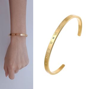 Nouveau Design chiffres romains bracelets en acier inoxydable manchette bracelet à la mode ouvert C-forme africain charmant bijoux populaire cadeau de noël femme pour fille accessoire à portée de main