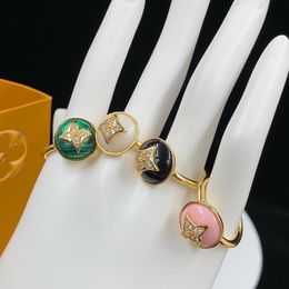 Nouveau Design brillant lettre chanceux couleur fleur bague or jaune or blanc Malachite et diamants bijoux de créateur R003