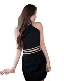 Nouveau design femmes sexy couleur noire licou cou sans manches strass crop top gilet et une ligne jupe twinset 2 pc robe costume SMLXL