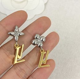 Nouvelle conception de boucles d'oreille de mode conçue Bijoux de créateur de lustre de lustre T088999