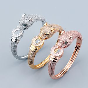 Nouveau conçu mode luxueux guépard bracelet femmes hommes chaîne épaisse bracelet punk or rose plein diamants collier boucle d'oreille bijoux de créateur Lie-6021888