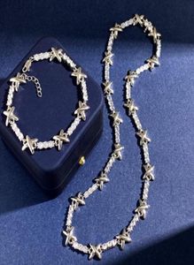 Nieuw ontworpen hanger ketting koper 18K Goldplated Shiny Metal X Letters Micro Inlays Diamonds Luxe vrouwen Bracelet oorring COU44391859
