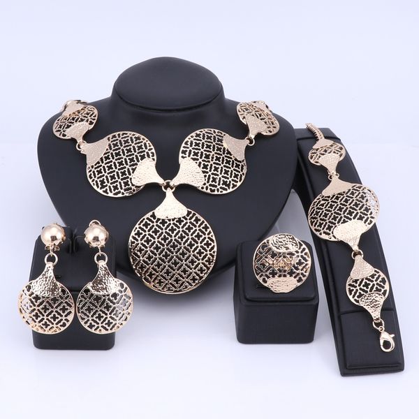 Nouveau conçu argent/or couleur ensemble de bijoux nigérian Vintage fête déclaration grand collier Bracelet boucles d'oreilles anneau pour les femmes