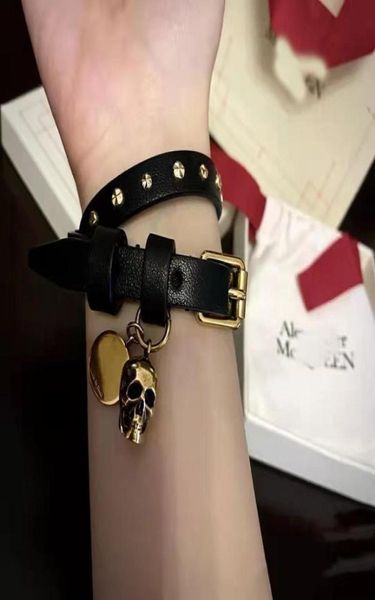 NOUVEAU CONCEPTION SKULL CHARM RIVET Cuir dames Double Circles Bracelets Women039S Choker Collier Punk Style Couple Bracelet9516941