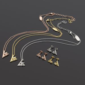 Nieuw ontworpen titanium stalen sieraden V-brief met diamant 18K gouden damesarmband mode ketting designer sieraden LVN01