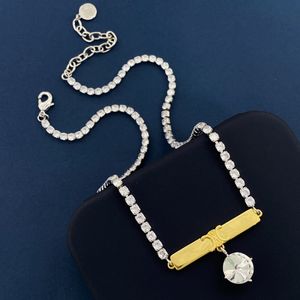 Nouveau design TRIOMPHE Crystal Chain diamants COLLIER PENDENTIF EN LAITON AVEC OR FEMMES CERCLES D'OREILLES Designer Jewelry ER8901