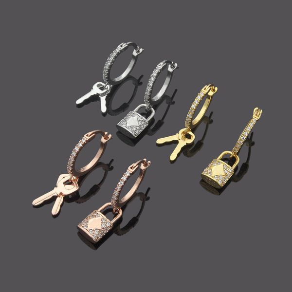 Nouveau design V-lettre serrure clé plein diamants boucles d'oreilles asymétriques femmes boucle d'oreille cerceaux collier bijoux de créateur E10139