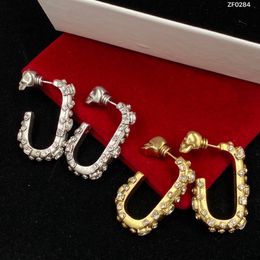 Nieuwe ontworpen vrouwen bengelen oorbellen schedel ruby asymmetrie messing 18k gouden platen dames oorrangstuds designer sieraden me1 --04 340v