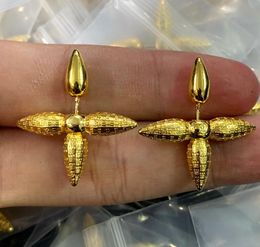 Nieuw ontworpen dames zilveren hange heup oorbel brief diamanten messing 18k gouden platen dames oorbellen studs designer sieraden le-122w