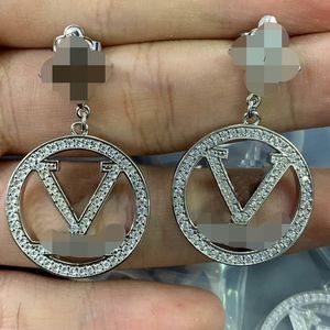 Nouveau conçu femmes Silver Dangle Round Earring V Lettre avec signet Laiton plaqué or 18 carats dames amour pendentifs Boucles d'oreilles goujons Designer Jewelry LE-185