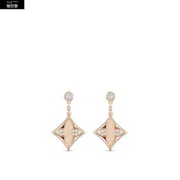 Nouveau design 925 en argent sterling plaqué or rose 18 carats boucles d'oreilles pour femmes boucles d'oreilles trèfle de luxe confortable haut de gamme L beaux bijoux de couvre-chef bijoux de découverte