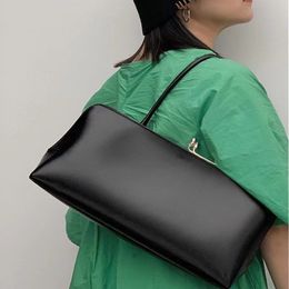 Nieuwe designer okselzak vintage handtas hoog sense mode grote capaciteit vrouwen veelzijdige bhigh street underarm tassen