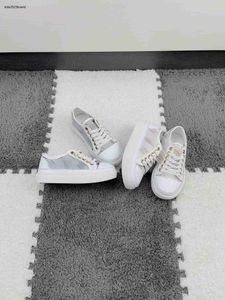 Nieuwe designer baby-casual schoenen Splicing design kinderschoen maat 26-35 logo bloemenprint meisjes jongens sneakers december05