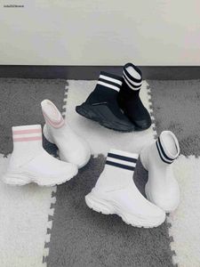 Nouveau designer bébé chaussettes chaussures design à rayures bottes pour enfants taille 26-35 y compris la boîte respirant tricot design baskets pour tout-petits Nov25