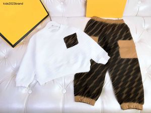 Nouveau designer bébé Survêtement hiver enfants Ensemble deux pièces Taille 110-160 Lettre jacquard enfants sweat à capuche et logo pantalon imprimé complet Nov25