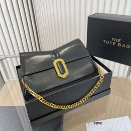 Nouveau sac de créateur Sac à bandoulière Luxurious Metal Buckle Letter Sac, sac à main du sac à bandoulière pour femmes