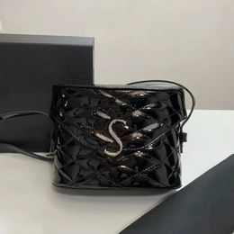 Nieuwe designer tas lunchbox tas logo gewatteerd schapen lak lederen klep emmer een schouder crossbody tassen vrouwen zwart