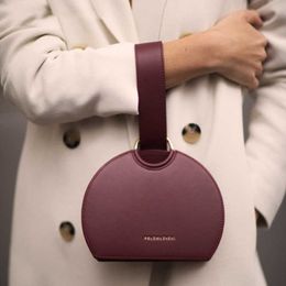 Nouveau sac de créateur Simple demi-cercle sac de selle anneau sac à main sac de messager sac pour femme 240131