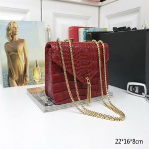 Nouveau sac de créateur portefeuille sac à main femmes sacs à main bandoulière Soho sac rouge frangé sacs de messager sac à main 22cm2027