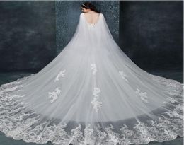 Nouveau Designer De Mariée De Mariage Châle Capes Boléro Cape Dentelle Veste Wraps Blanc Ivoire Haussement D'épaules Cathédrale Train 3 M Long Veil1543567