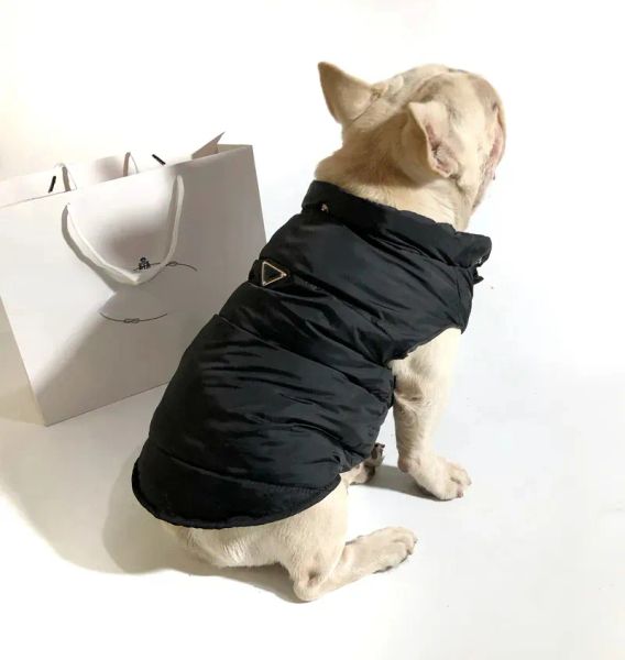 Ropa de diseño de nuevo diseño de invierno ropa de invierno de perro tibio chaleco de cachorro a prueba de viento con sombreros para pequeños perros pequeños grandes perros grandes bulldog schnauzer al por mayor