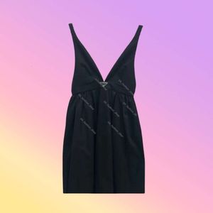 Nouvelle robe de créateur robe praada robes décontractées pour les femmes mode grosse en V-cou de design licol