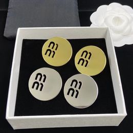 Pendientes de nuevos diseñadores de 18 kgold Letras de plata con pendientes redondos para mujeres Rings de joyería de la marca de lujo