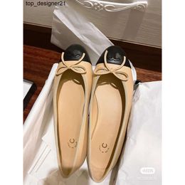 Nuovo designer di moda di marca da donna ballerine nere scarpe da donna di lusso in vera pelle da donna scarpe con tacco da donna