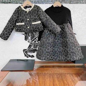 Robes de styliste pour filles, nouvelle collection d'hiver, jupe de fête chaude pour bébé, taille 100-150, manteau pour enfants et robe pull tricotée à manches longues, Nov25