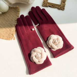 Nouveaux gants de créateur en cuir pour femmes, mitaines d'hiver en laine pour femmes, réplique officielle, qualité de comptoir, taille européenne, qualité T0P