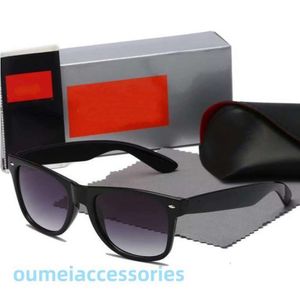 Nouveau créateur de lunettes de soleil de marque haut de gamme Men Classic Retro pour femmes Bands de luxe Bands de lunettes de luxe