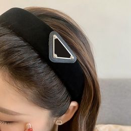 Diadema de terciopelo con lazo y estampado de letras de nuevo diseñador para mujer, aro de pelo Retro Vintage para deportes al aire libre, turbante, accesorios para la cabeza