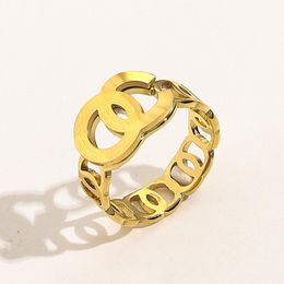 Nieuwe designer luxe sieraden holle ring Franse vintage metalen koele stijl eenvoudige ring vrouw