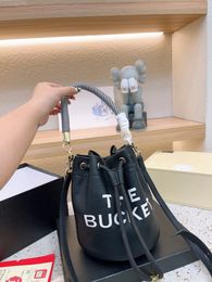 НОВЫЙ Дизайнерский мешок-ведро Maracas Jacobson, модная классическая сумка на плечо, натуральная кожа с буквенным принтом, одинарная сумка через плечо, женская черная сумка большой вместимости