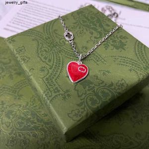Nuevo collar de diseñador 100% plata fina Plata de ley 925 Corazón Esmalte rojo Moda para mujer Retro Clásico Carta Regalo Pareja Presente Caja de regalo original