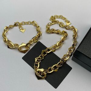 Nouveau collier de créateur et bracelet tour de cou pour bracelets triangle unisexe chaîne en or approvisionnement en laiton de haute qualité colliers à breloques cadeaux PSN4--001