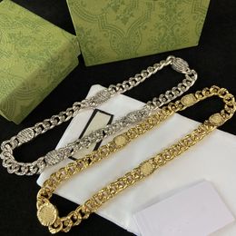 Nuevo collar de diseñador Gargantilla de cadena para pulseras de letras unisex Cadena de oro Suministro Collares con dijes