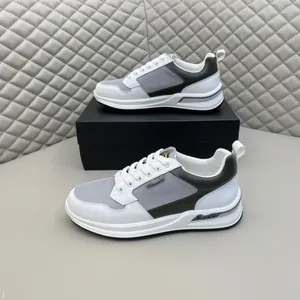 Nouveau designer P24 / 4Model pour hommes chaussures Sneakers Flats Footwes Footwear Men Couple Fashion Casual Light