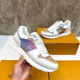 Nouveau designer s'enfuir avec la mode de sneaker pour hommes réfléchissants en cuir multicolore monochromatique Plateforme de sneaker décontractée B22 Chaussures de jogging confortables 191