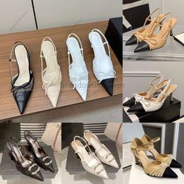 NIEUWE Designer sandalen Hoge Hakken pumps Puntige boog mesh sexy Schoenen Dames Luxe Mode Zwarte slingback Klassieke Kitten hak jurk schoenen Hoge kwaliteit Enkele Schoenen