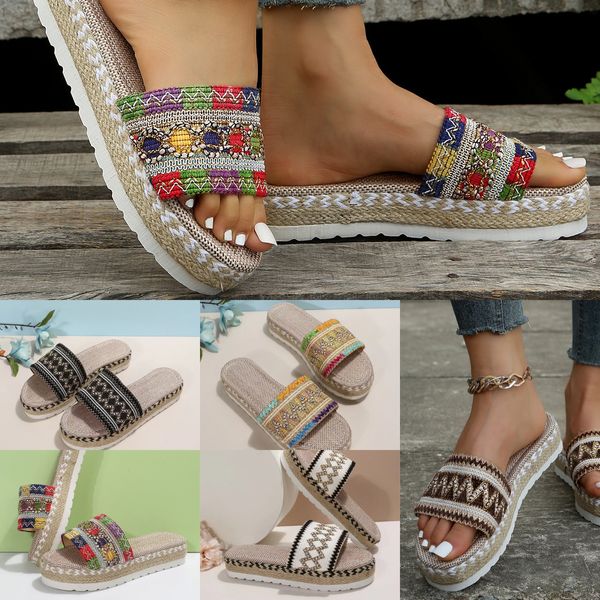 Nuevo diseñador de diapositivas Zapatos planos de verano Juego de cuerdas de cáñamo Pie Sandalias de mula de playa Al aire libre Todo fósforo mujeres Zapatillas mulas Sandalias de mujer de gran tamaño Sandels