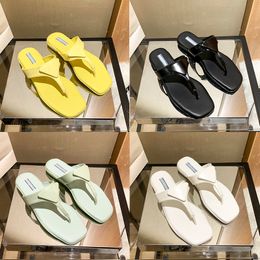 Nouveaux pantoufles de créateurs en cuir brossé sandales à tongs plates Aqua jaune poudre rose blanc noir chaussures pour femmes mode été sandale luxe diapositives plage femme pantoufle