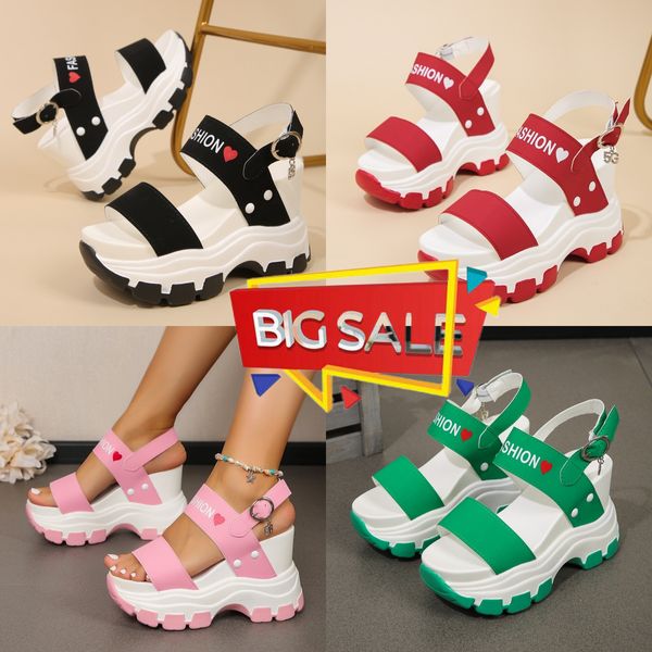 Nouveaux pantoufles de créateurs femmes sandales d'été plate-forme sandale plate-forme curseurs chaussures GAI prix bas 35-43