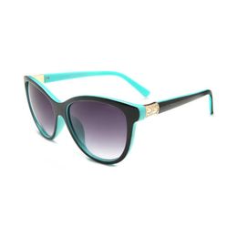 Nouveau Designer lunettes de soleil marque lunettes perle cadre décoratif extérieur nuances mode classique dames luxe lunettes de soleil miroirs pour femmes